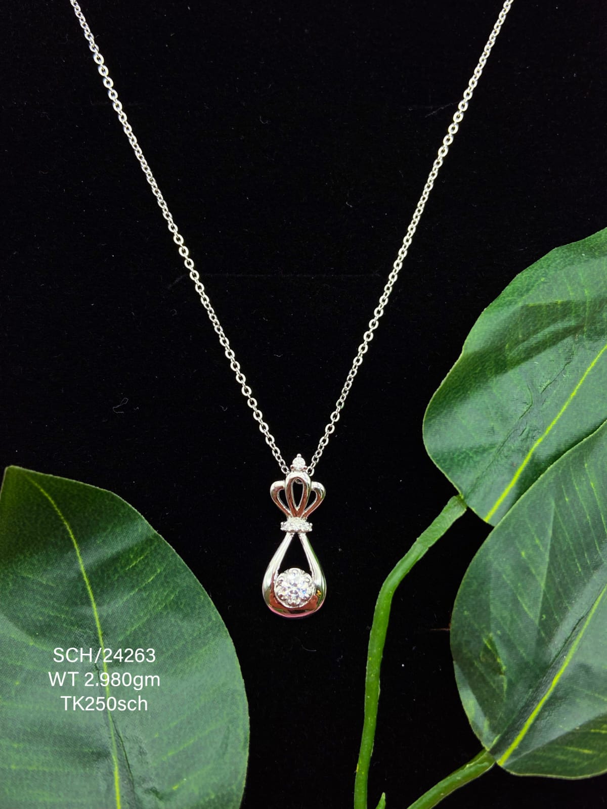 BEAUTIFUL PENDANT SILVER CHAIN